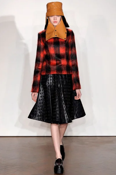 Look 28